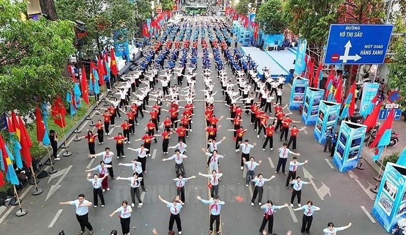 Party chief spotlights youth's pivotal role in new era